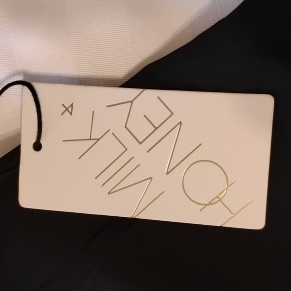 Milk & Honey Woman's Black One Shoulder Sleeveless Blouse, Size: L, NWT - Picture 2 of 8